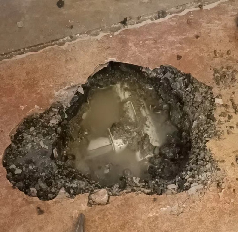 阿合奇给水管漏水检测维修