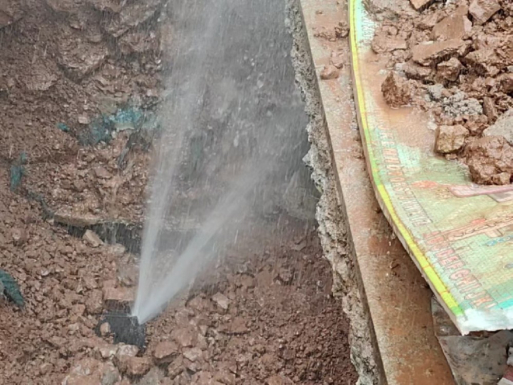 阿合奇地区消防水管漏水检测定点开挖